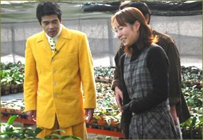 師匠に説明をする奥様撮影風景2